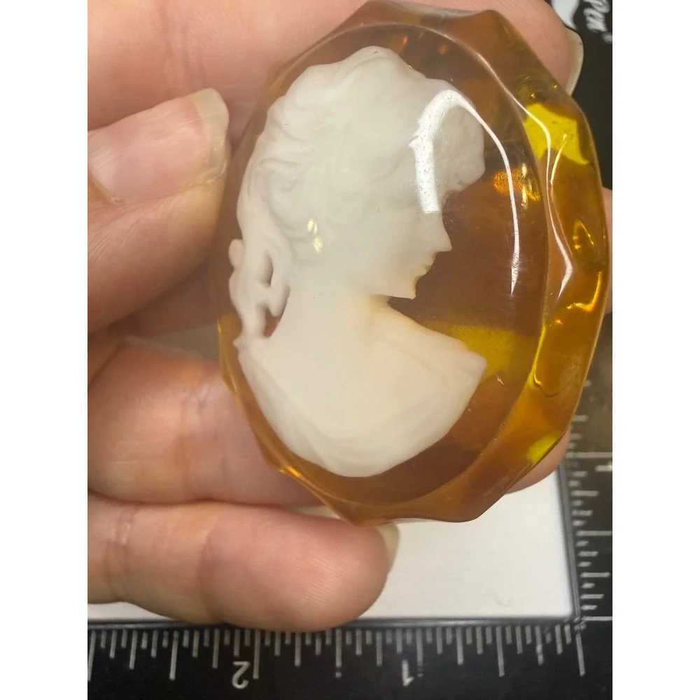 Vintage Amber Resin Cameo Scarf Clip Pendant Gold Tone Scalloped Edge Oval